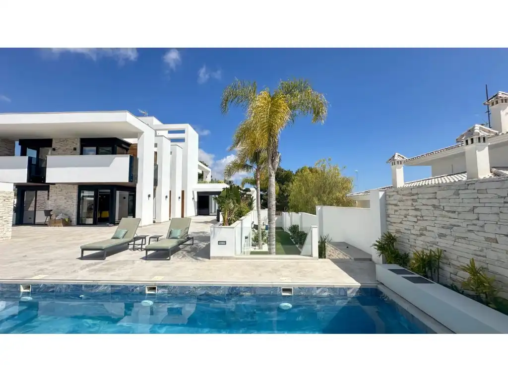 House with pool for sale in Urbanizacion V Martin Brisas 152, imagen 3