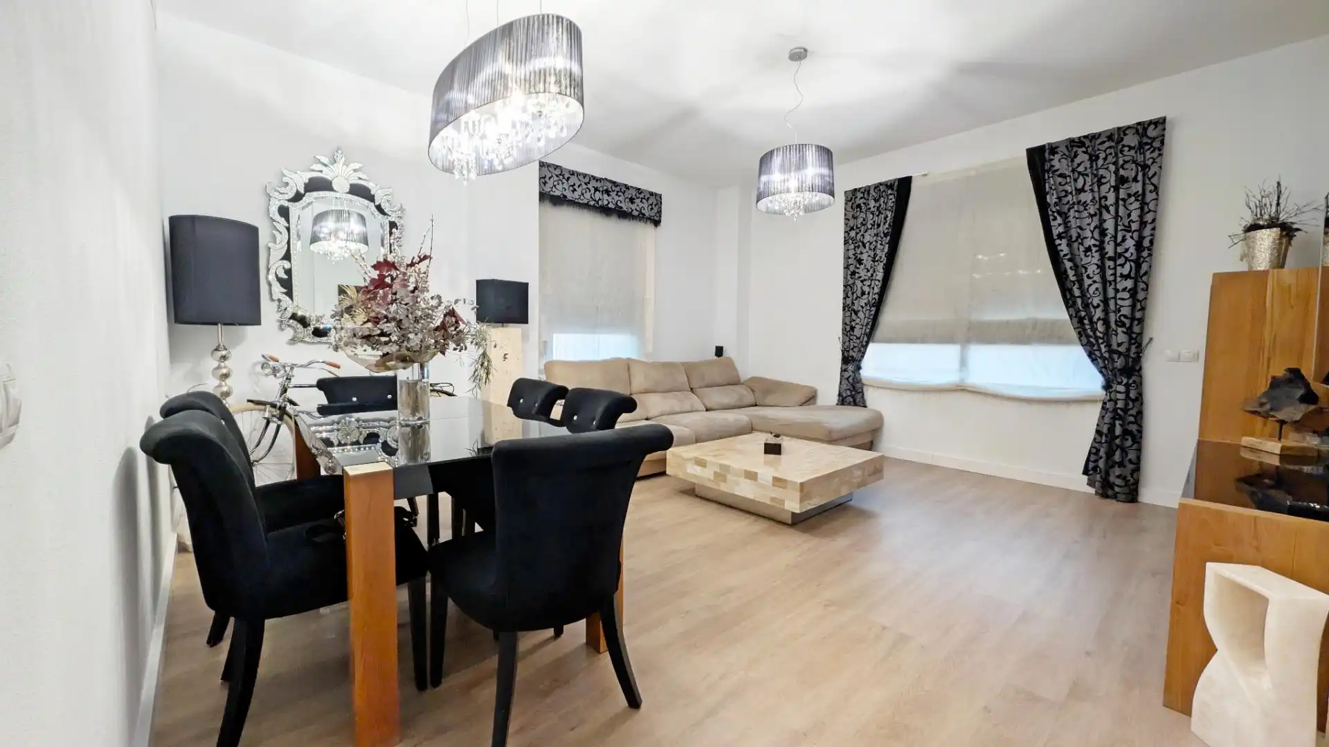 Sala de estar de Planta baja en venta en Elche / Elx con Trastero y Amueblado