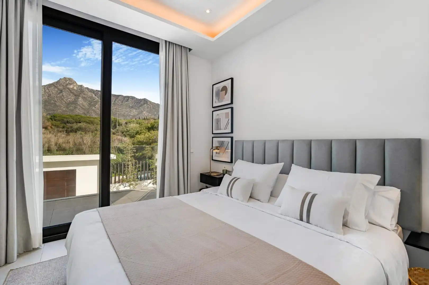 Bedroom of Houses for sale in Marbella  with Air Conditioner, Heating and Private garden
