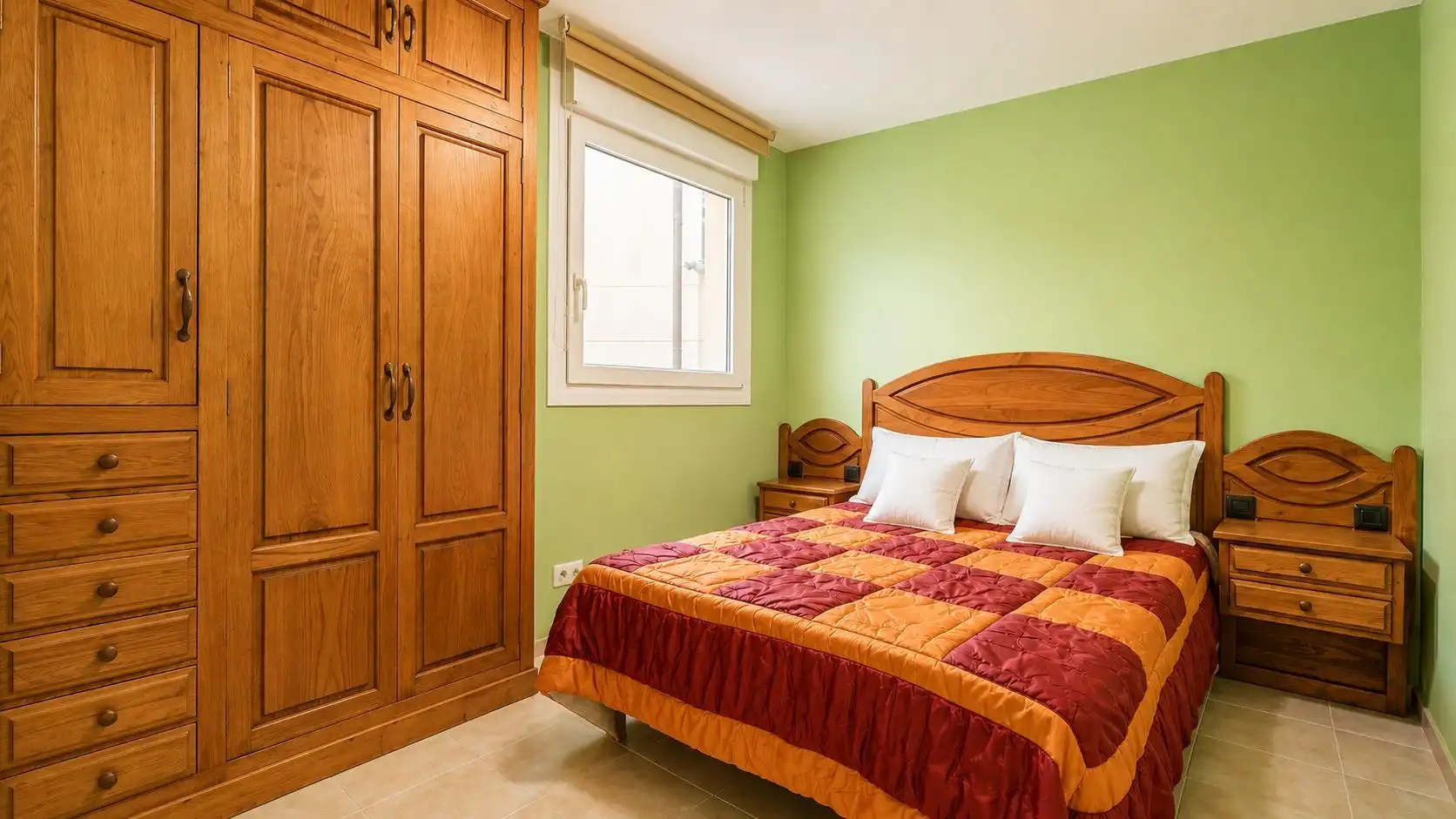 Dormitori de Apartament en venda en Comillas (Cantabria) amb Calefacció i Traster