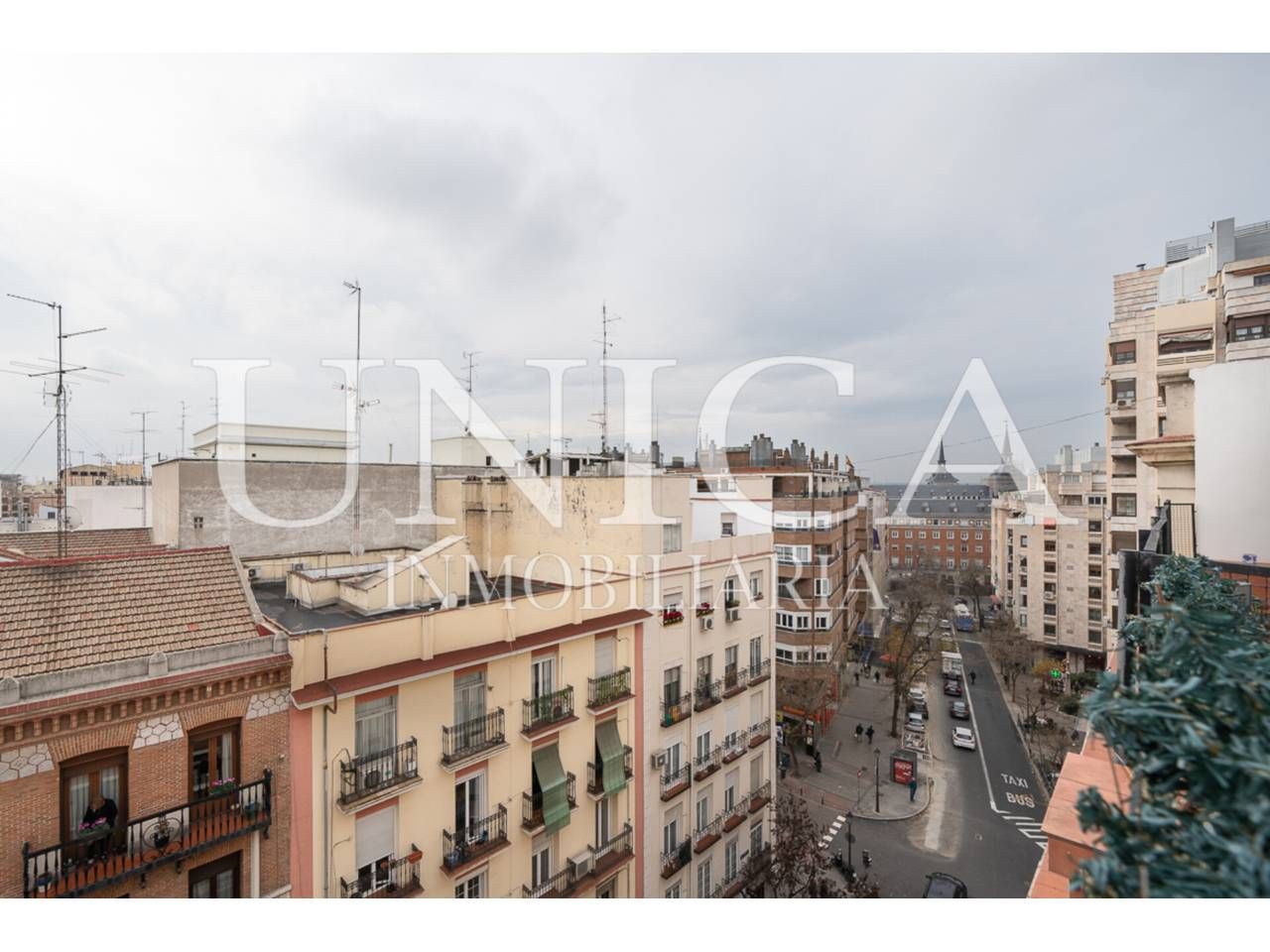 Bedroom of Flat for sale in  Madrid Capital  with Air Conditioner, Heating and Terrace