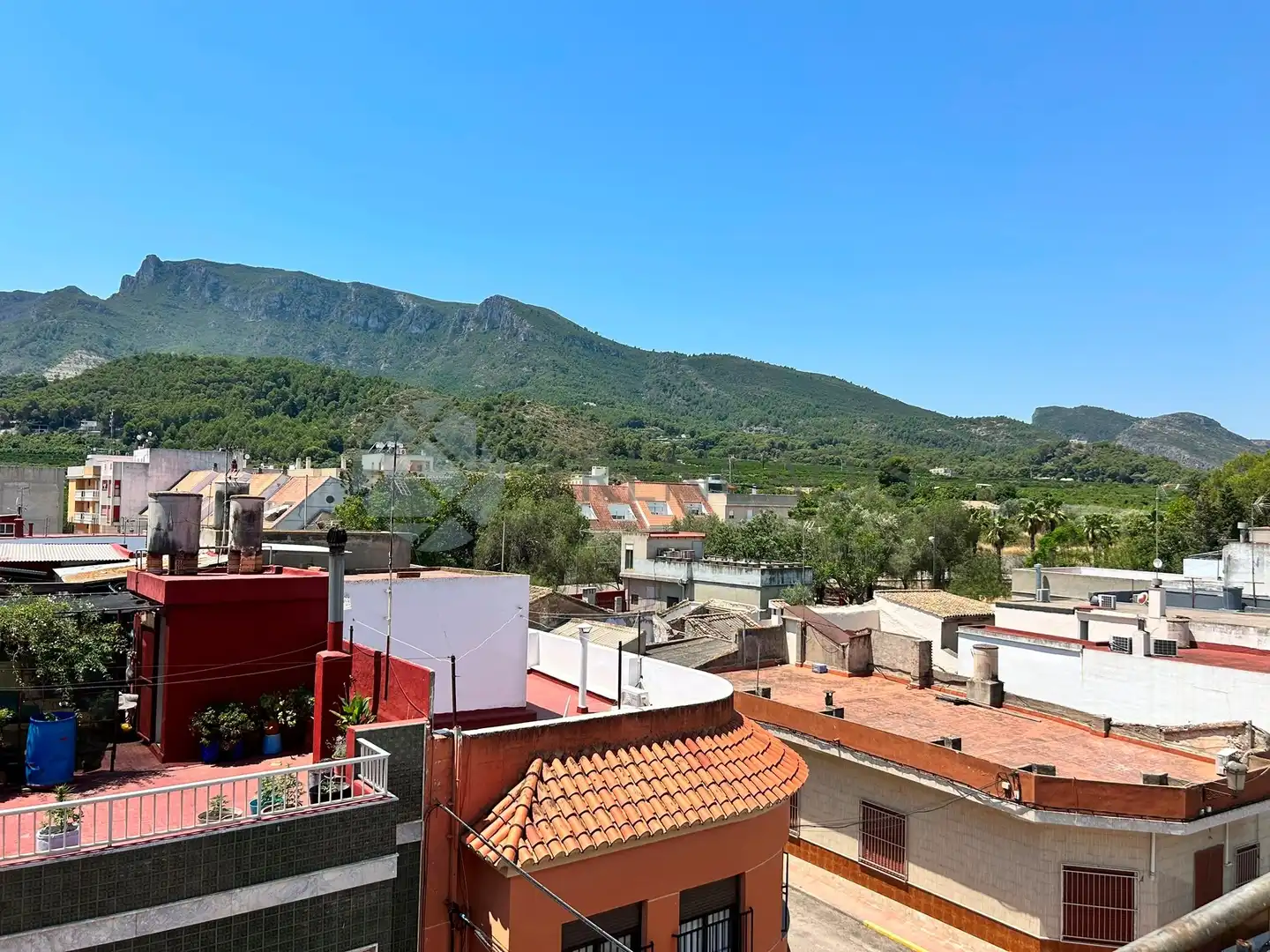 Vista exterior de Pis en venda en Llaurí