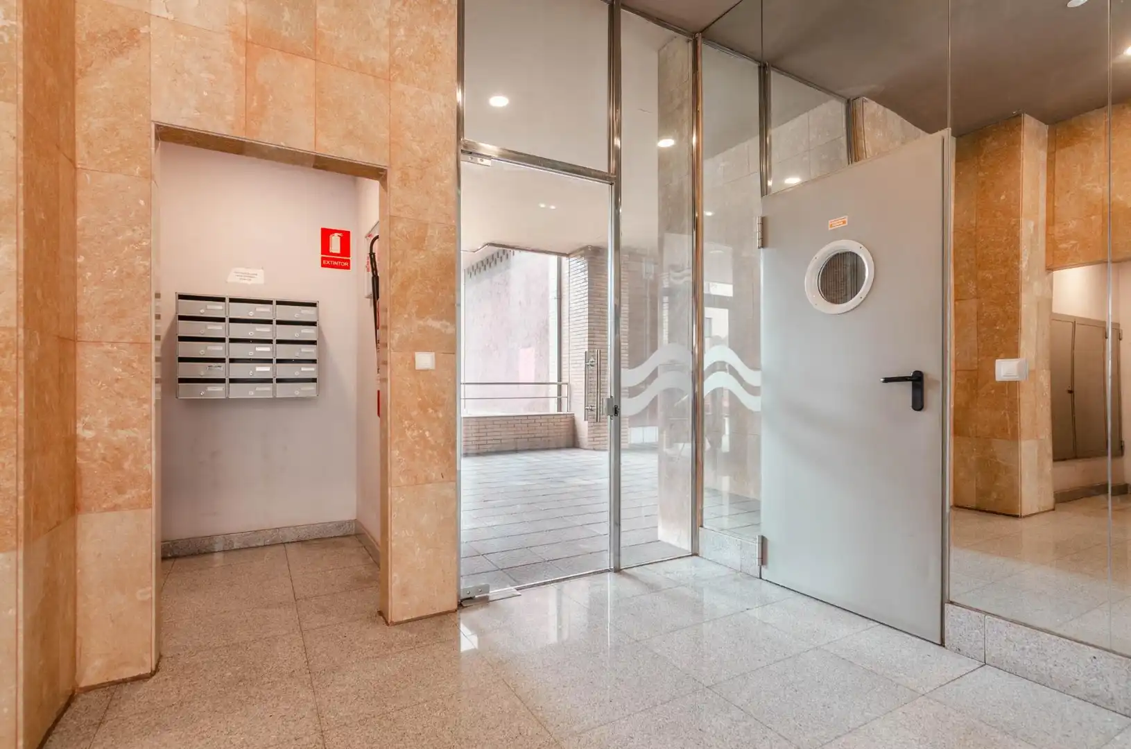 Flat with terrace for sale in Calle MANOLO QUIROS 2, imagen 37