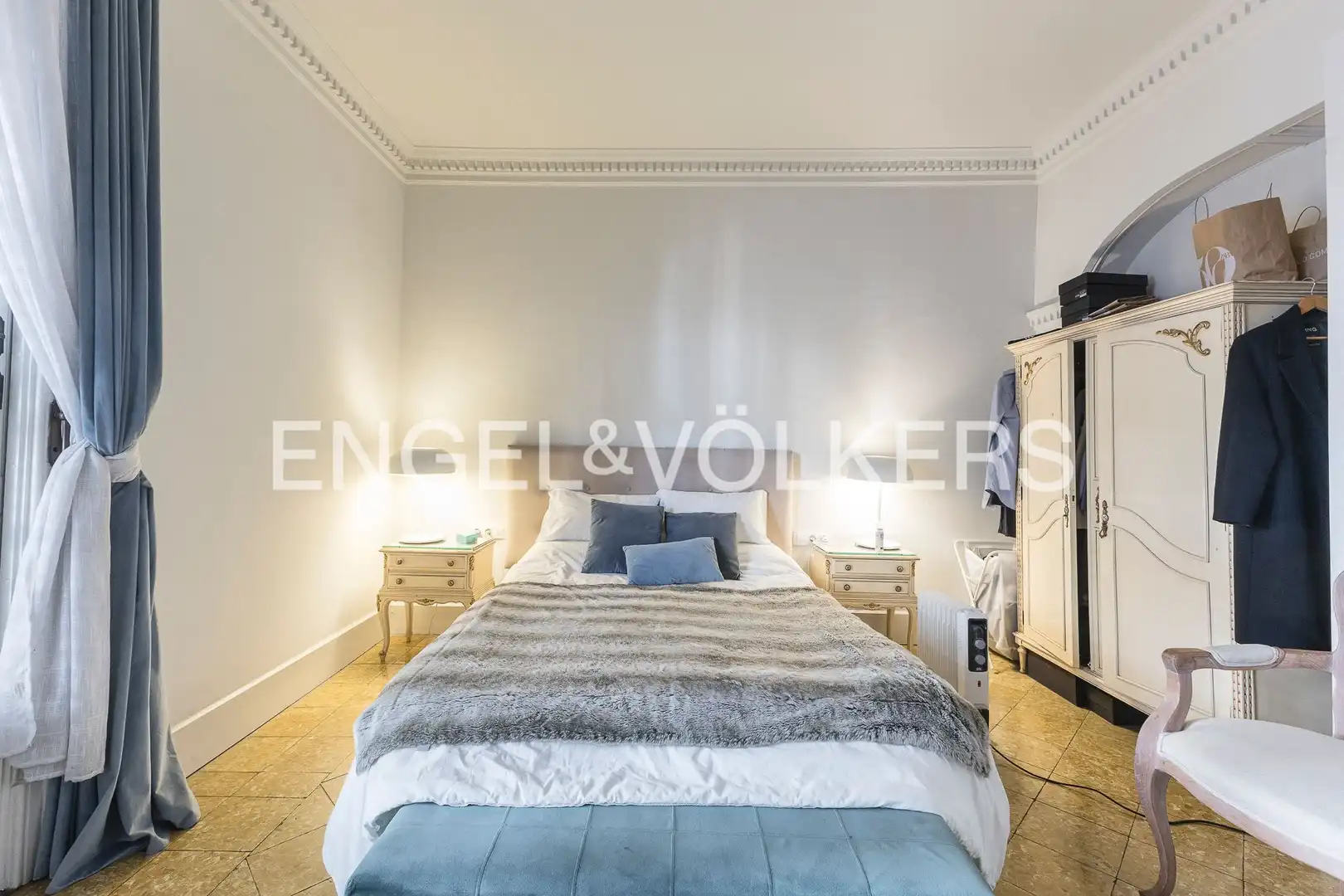 Habitación de Dúplex en venta en Barcelona con Calefacción, Terraza y Trastero