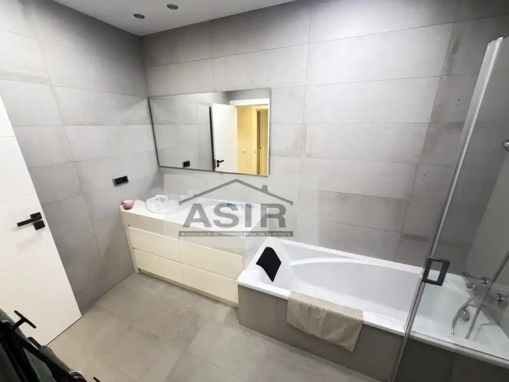Bathroom of Flat for sale in Alzira