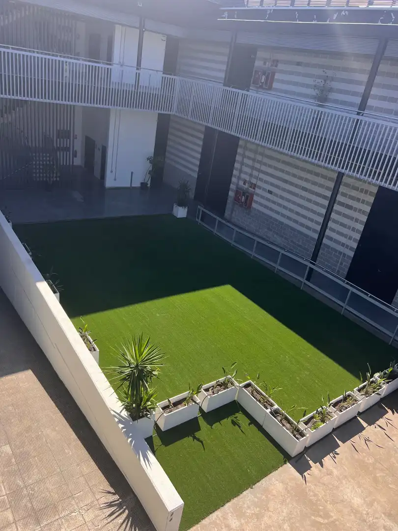 Terrasse von Büro zur Miete in Camas mit Klimaanlage, Heizung und Möbliert