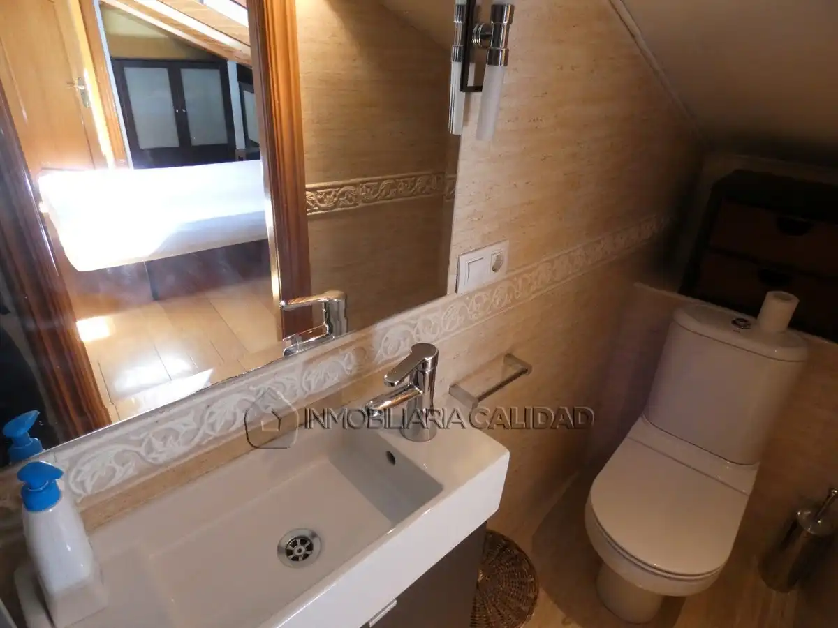 Bathroom of Flat for rent in Burgos  with Heating, Terrace and Furnished