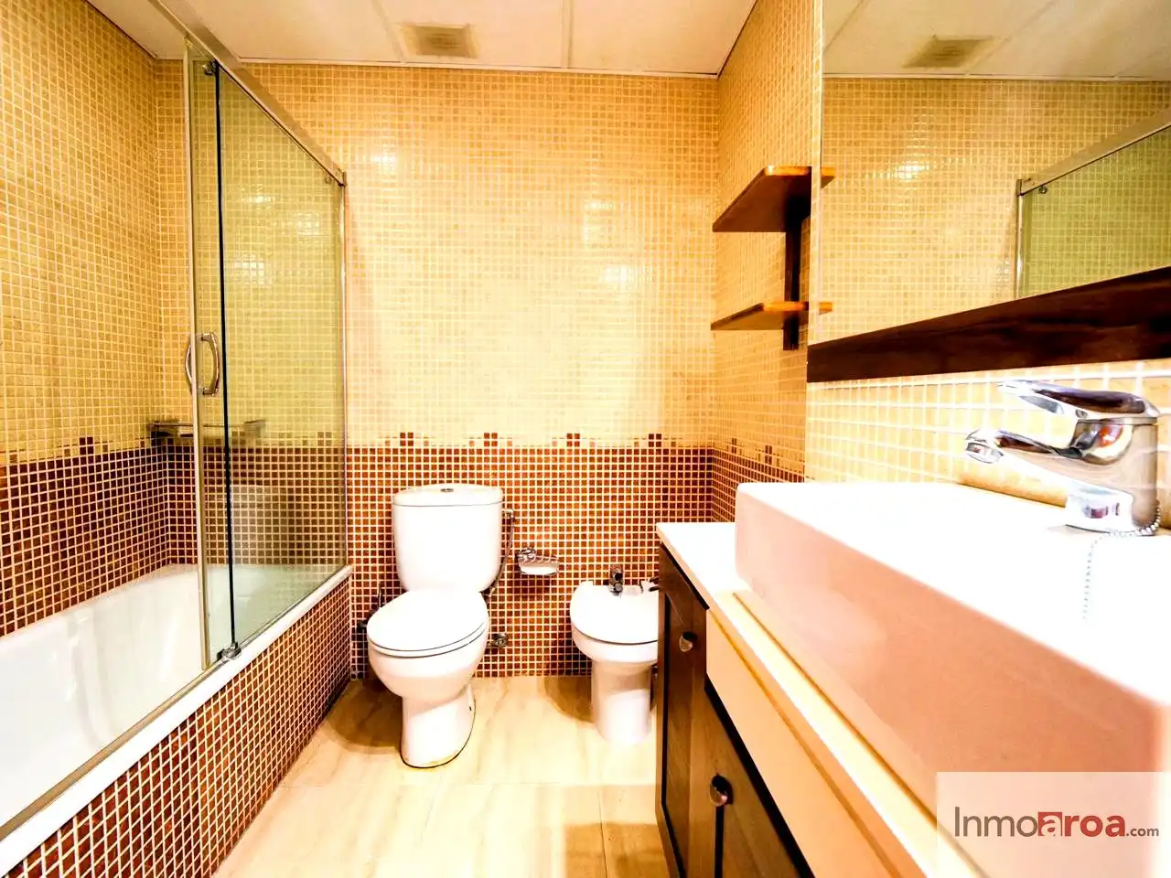 Baño de Piso en venta en Bétera con Aire acondicionado, Terraza y Trastero