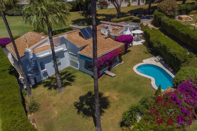 Chalet con piscina en venta en San Pedro de Alcántara, imagen 13
