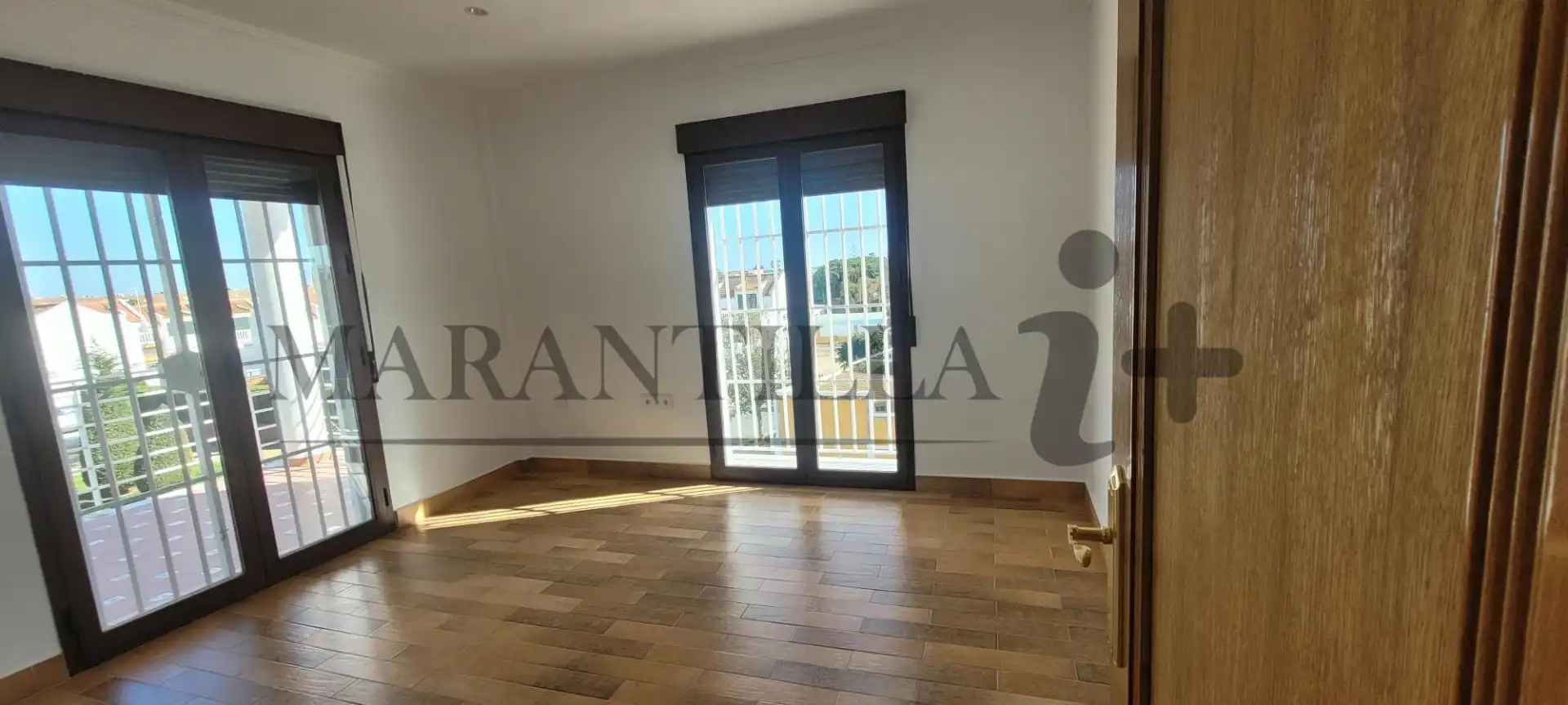 Habitación de Casa o chalet en venta en Islantilla con Terraza, Piscina y Alarma