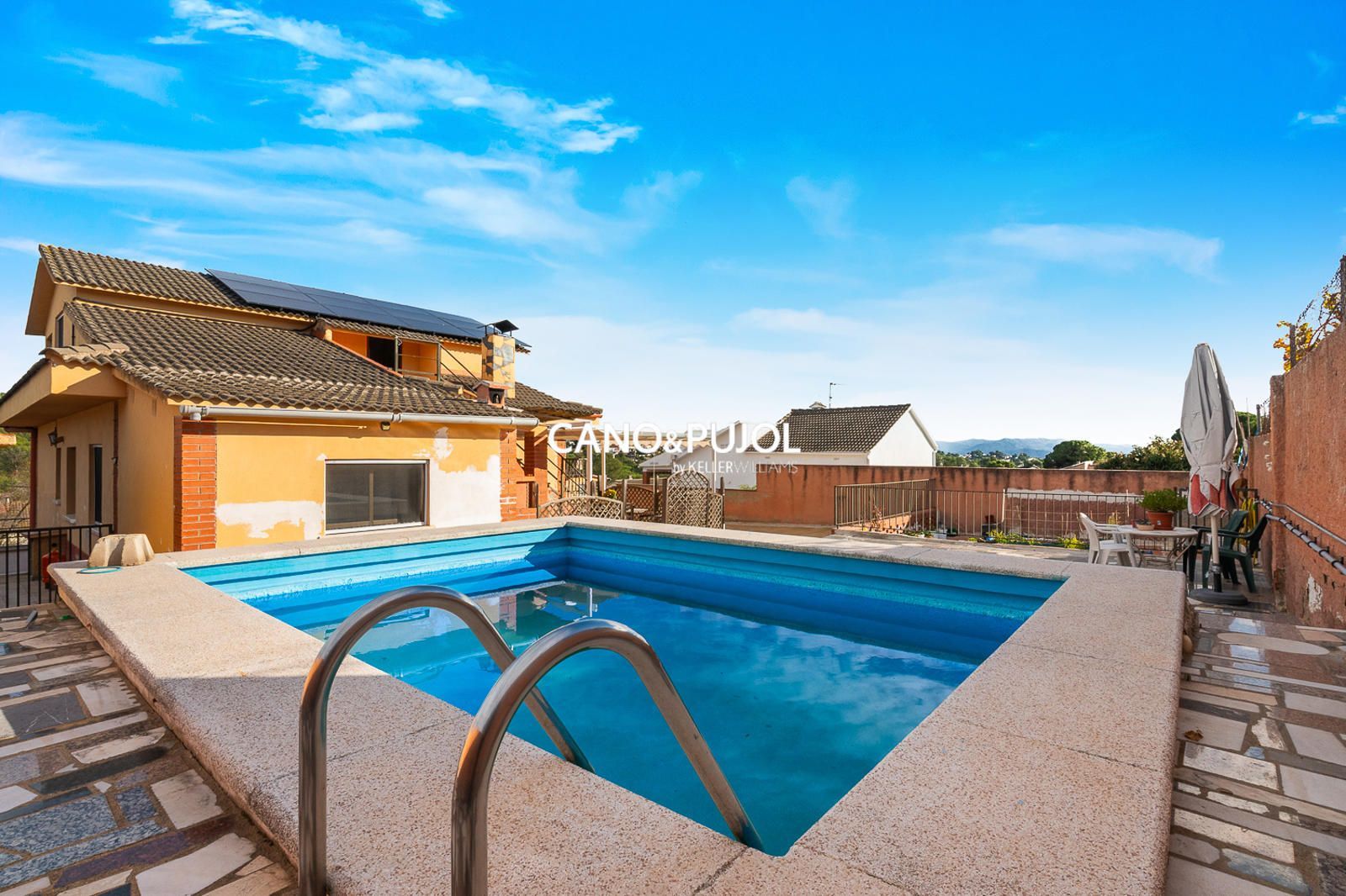 Piscina de Casa o xalet en venda en Lliçà d'Amunt amb Aire condicionat, Calefacció i Terrassa