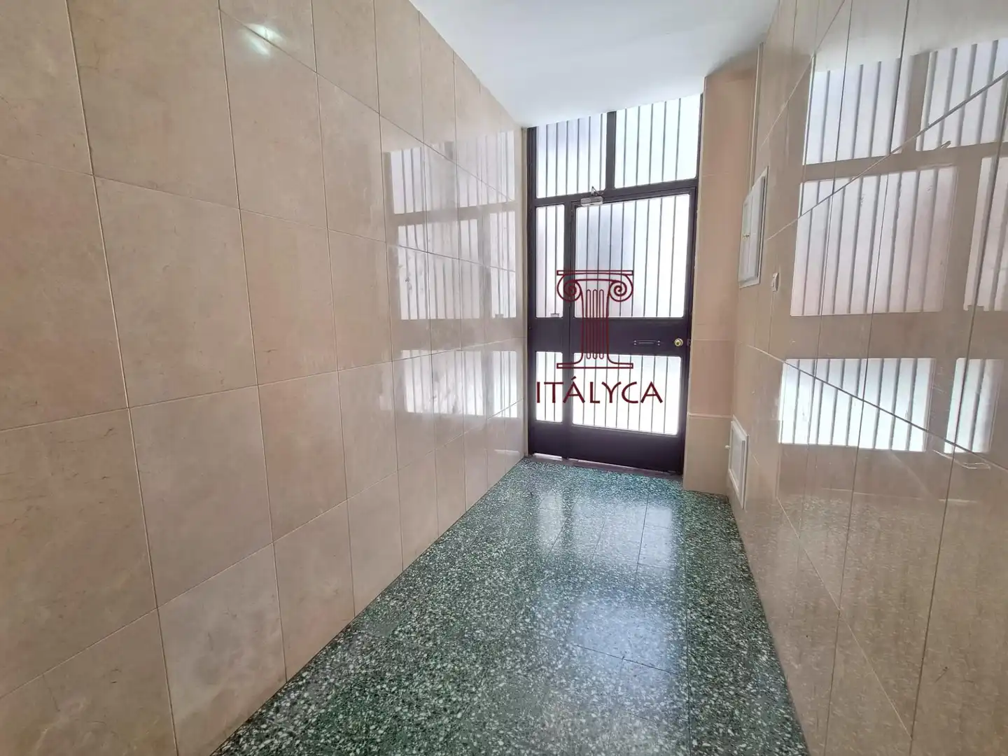 Estudio en venta en Sevilla con Trastero