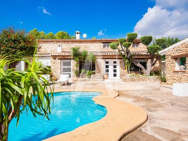 Xalet amb piscina en venda a Benissa pueblo