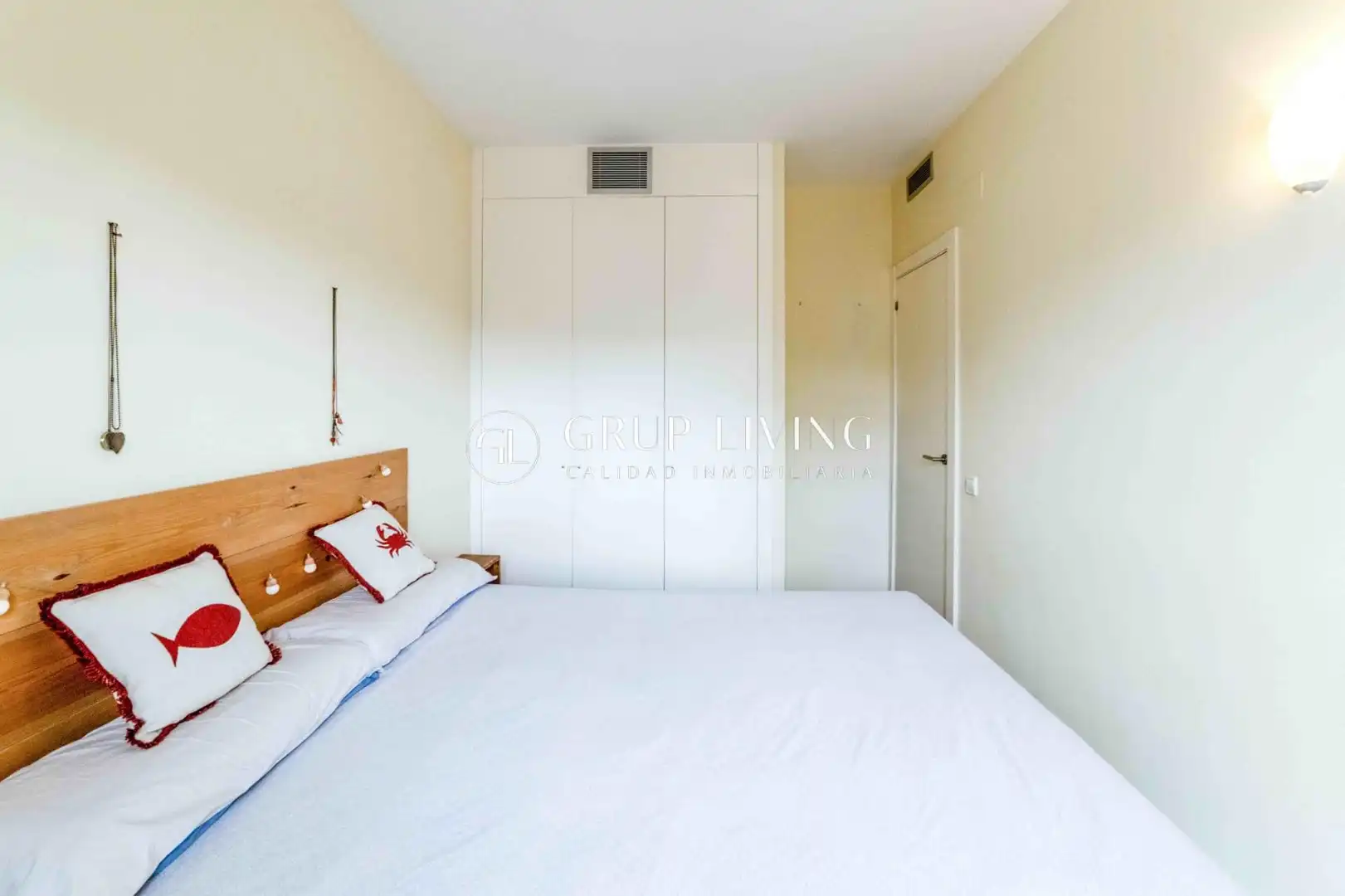 Bedroom of Flat for sale in Sitges  with Air Conditioner, Heating and Parquet flooring