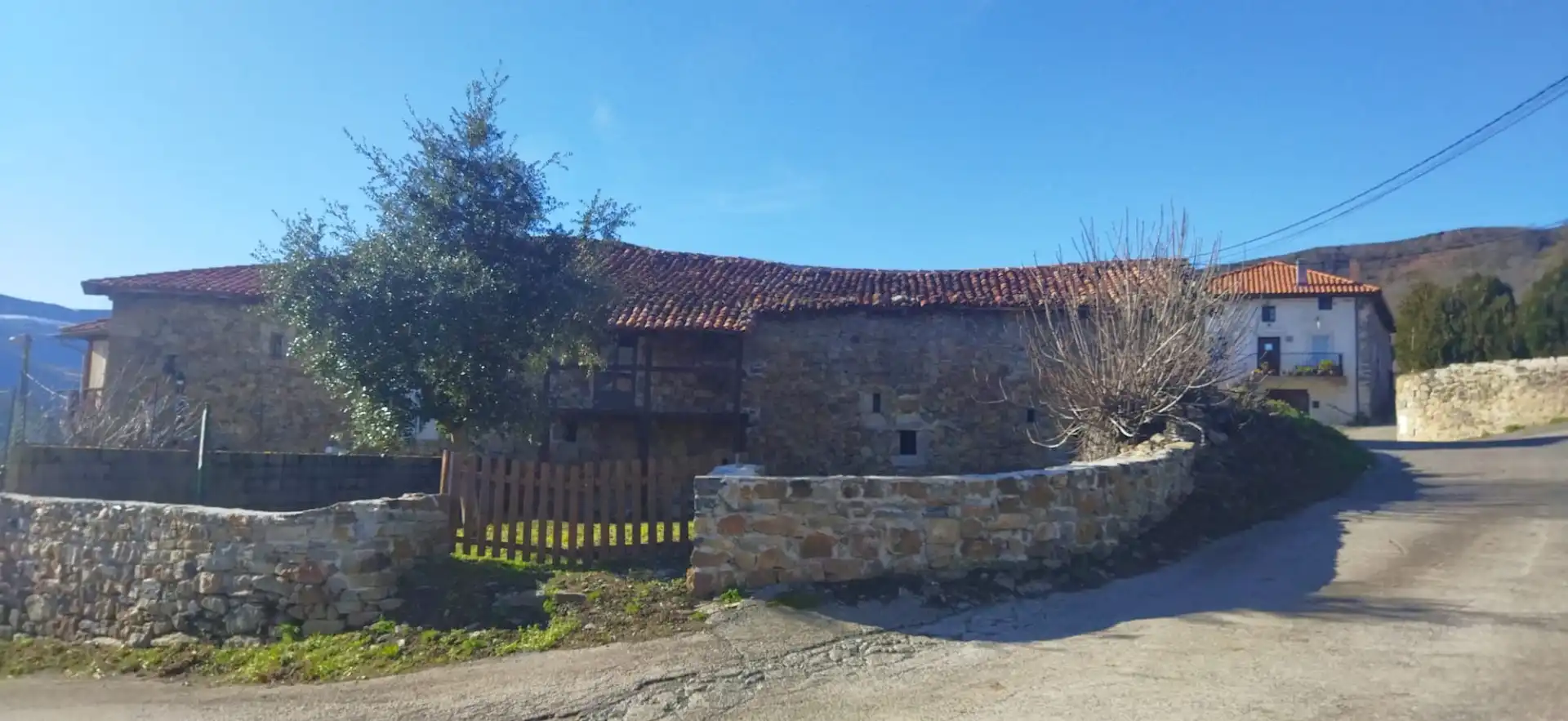 Vista exterior de Casa adosada en venta en Ramales de la Victoria con Jardín privado y Balcón
