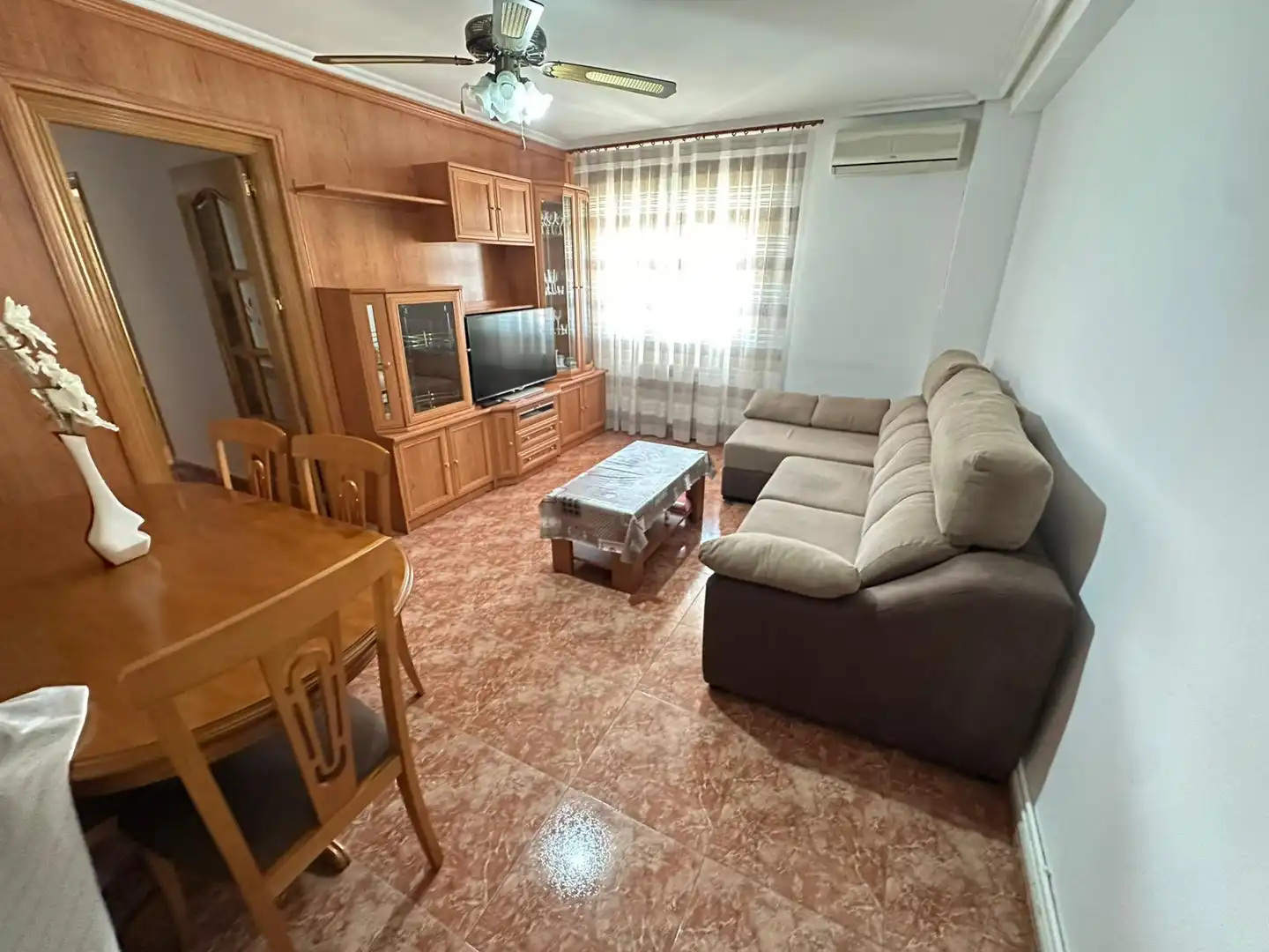 Living room of Flat for sale in Parla  with Air Conditioner and Heating