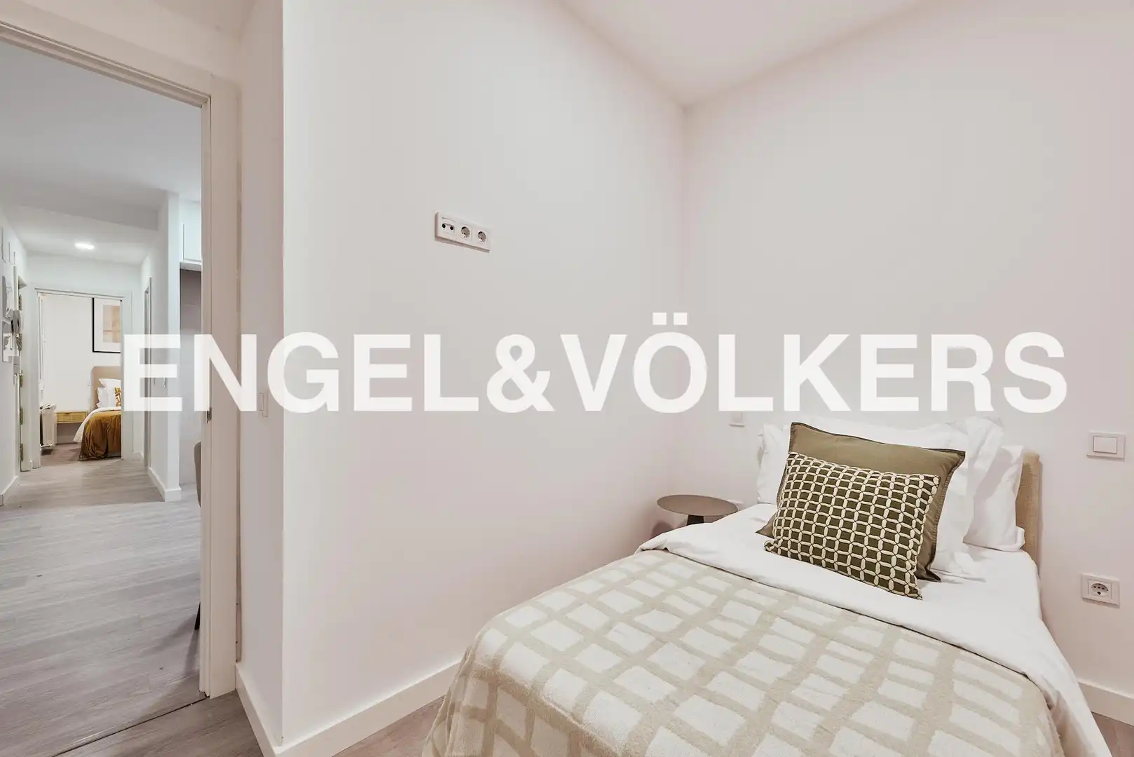 Piso en venta en Calle de Meléndez Valdés, Arapiles