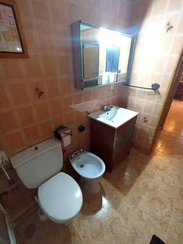 Badezimmer von Wohnung zur Miete in Madrid mit Möbliert