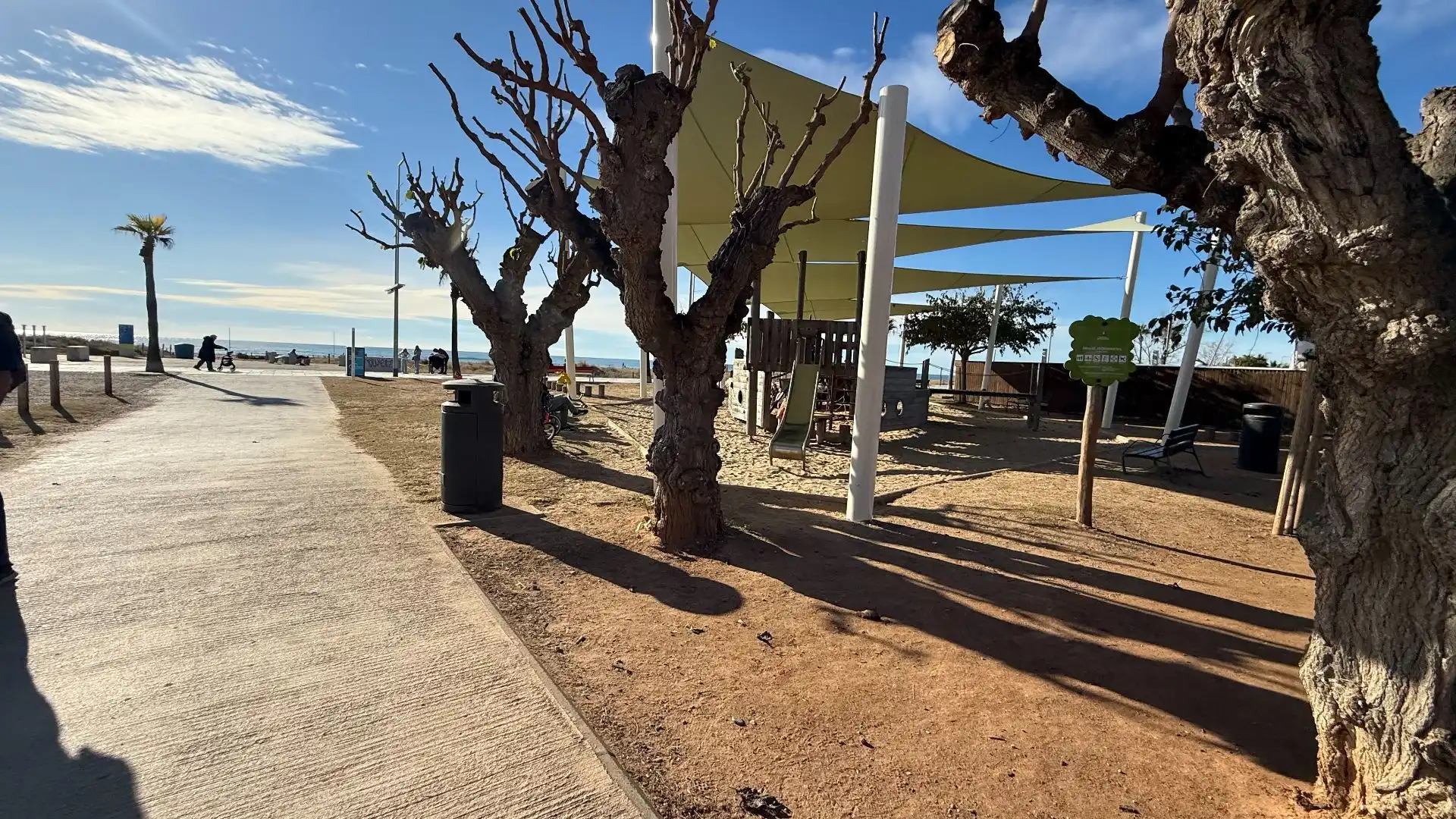 Außenansicht von Wohnungen zum Verkauf in Castelldefels mit Terrasse