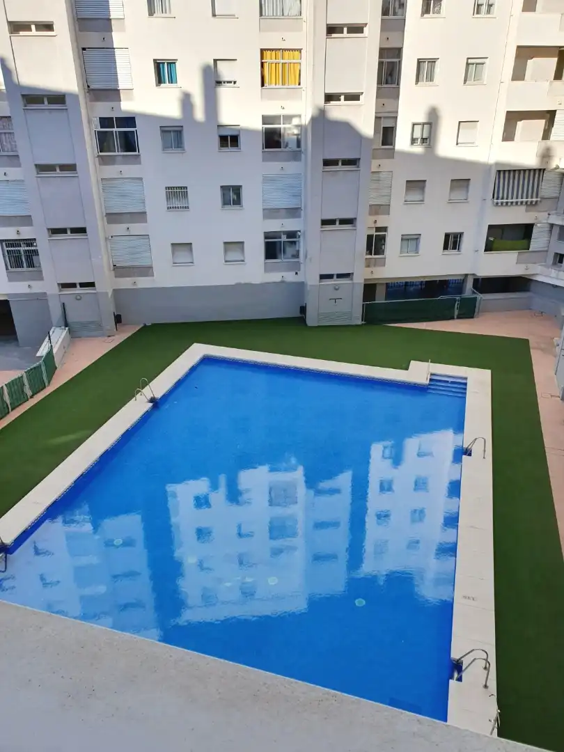 Piscina de Pis en venda en Algeciras amb Terrassa, Traster i Piscina comunitària