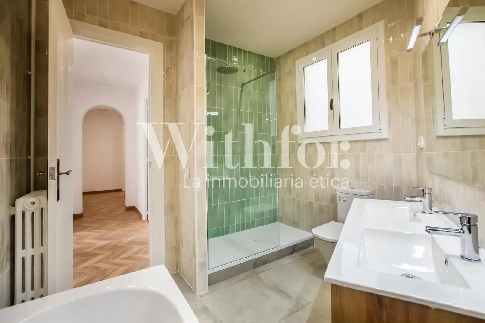 Baño de Piso de alquiler en Barcelona con Aire acondicionado, Calefacción y Parquet