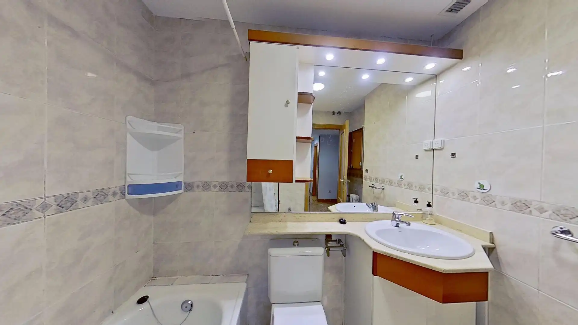 Bathroom of Flat for sale in Getafe  with Private garden, Parquet flooring and Terrace