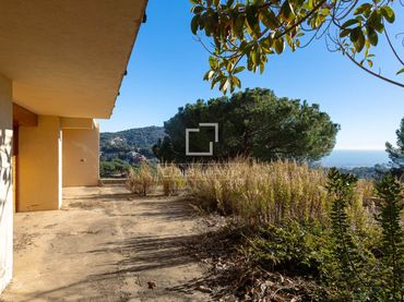 Villa avec balcon à vendre à Cabrils