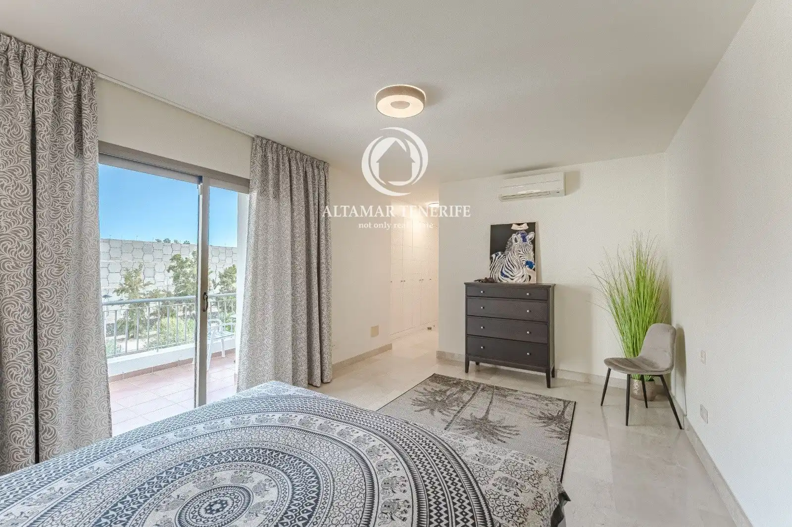 Apartamento con piscina en venta en de los Acantilados, imagen 15