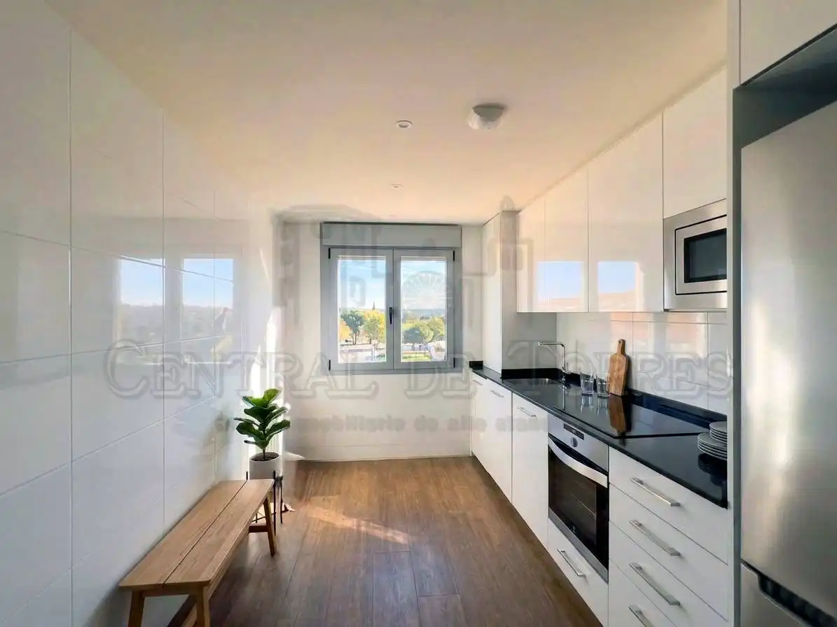 Detached homes for rent in Calle Francisco de Vitoria, Valenoso
