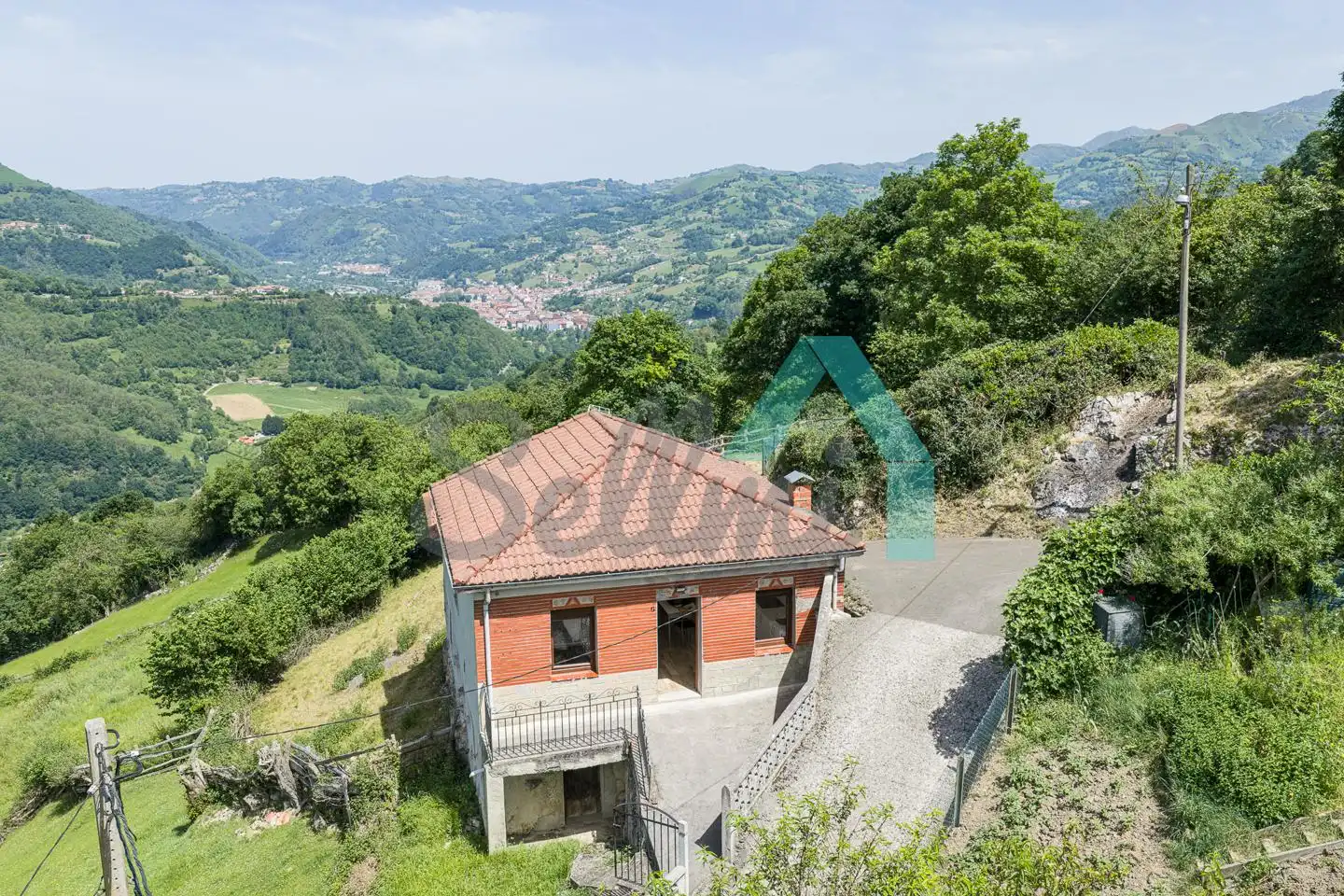 Vista exterior de Casa o chalet en venta en Laviana con Jardín privado, Parquet y Terraza
