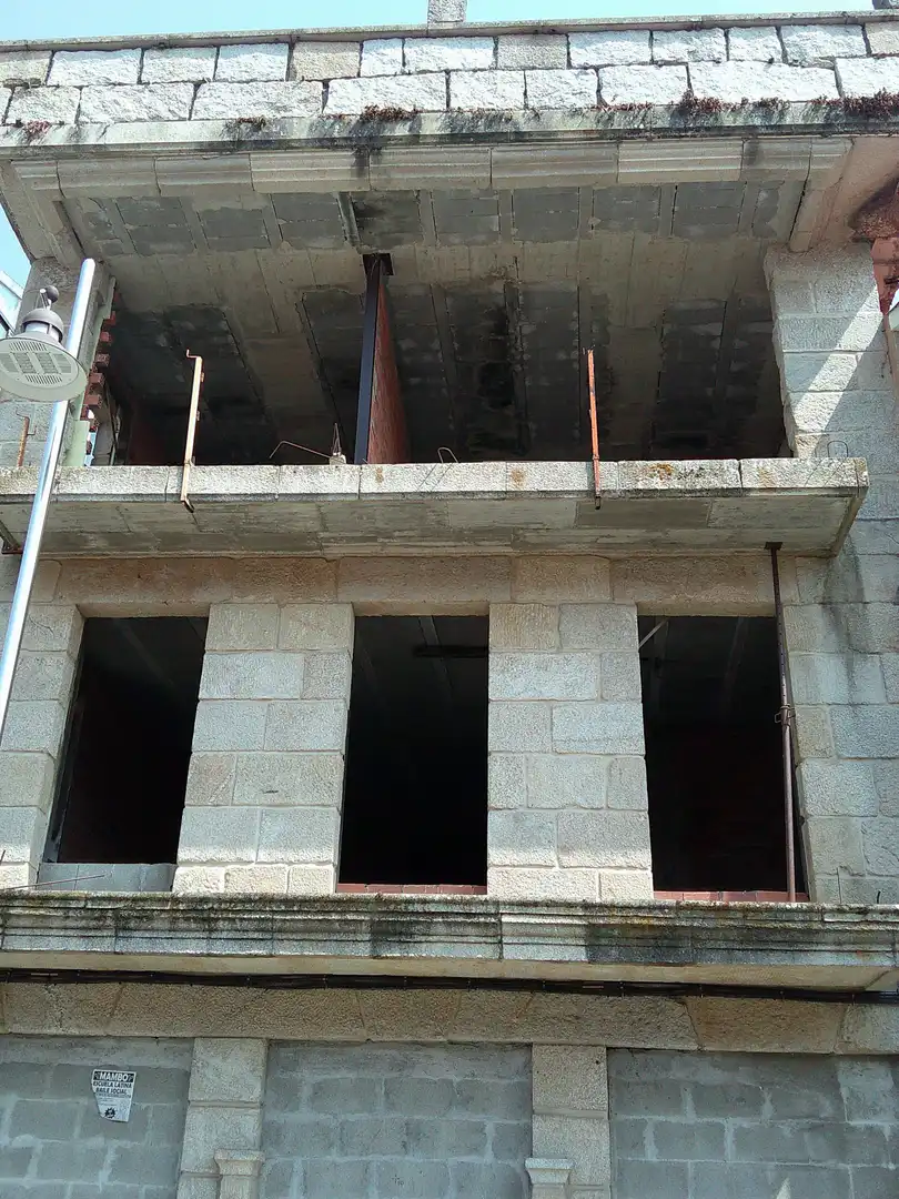 Vista exterior de Edificio en venta en Marín