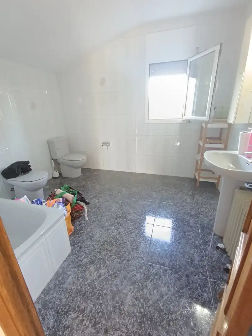 Bany de Casa o xalet en venda en Sentmenat amb Jardí privat, Terrassa i Traster
