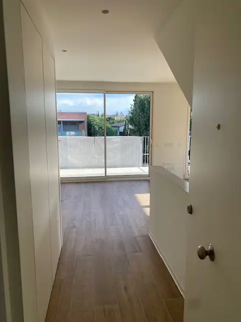 Piso de obra nueva con piscina en venta en Carrer d'Álvarez 25, imagen 2