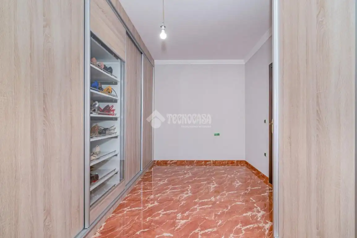 Flat for sale in Lucena  with Air Conditioner