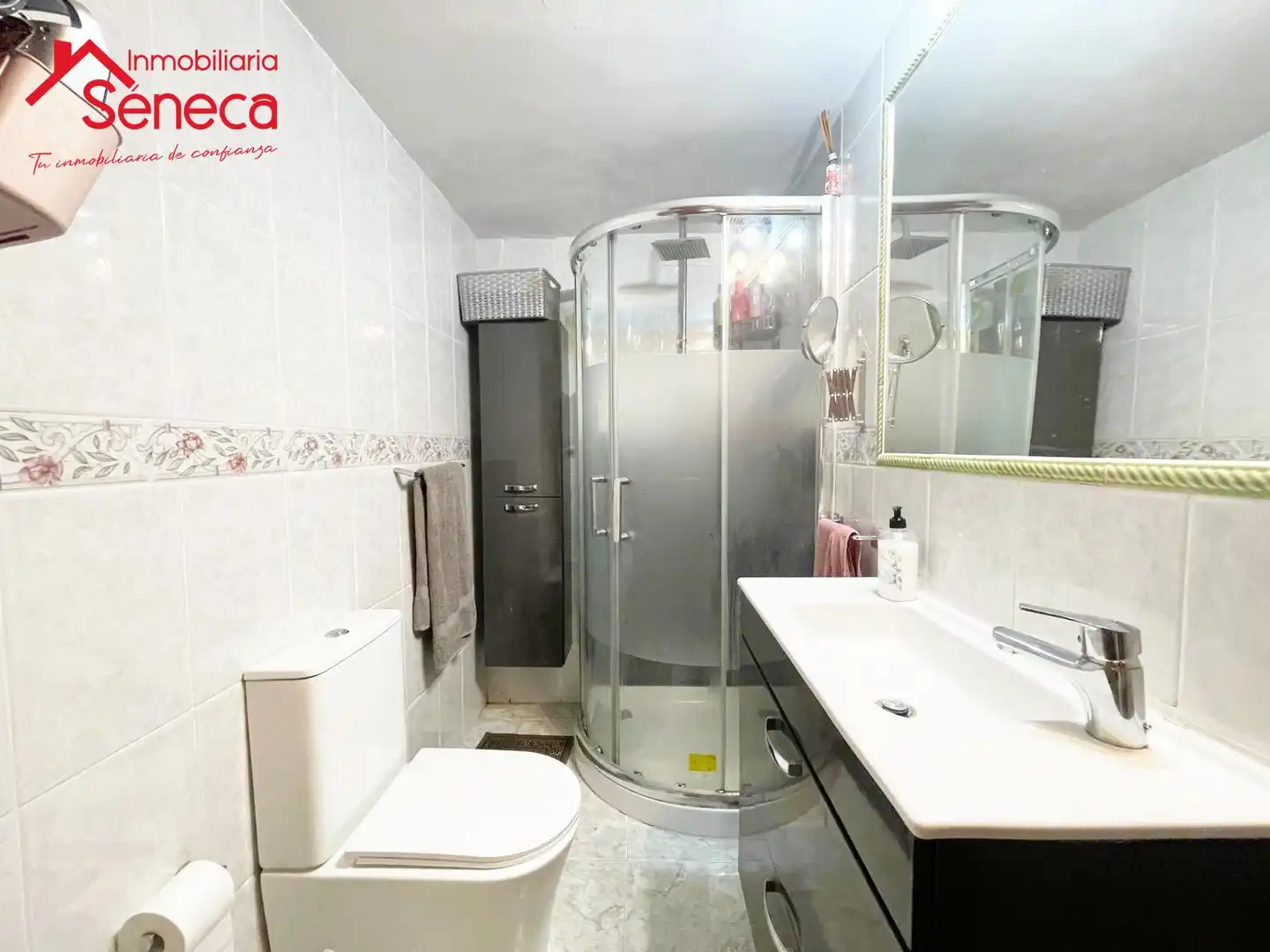 Bathroom of Flat for sale in Córdoba  with Air Conditioner and Heating