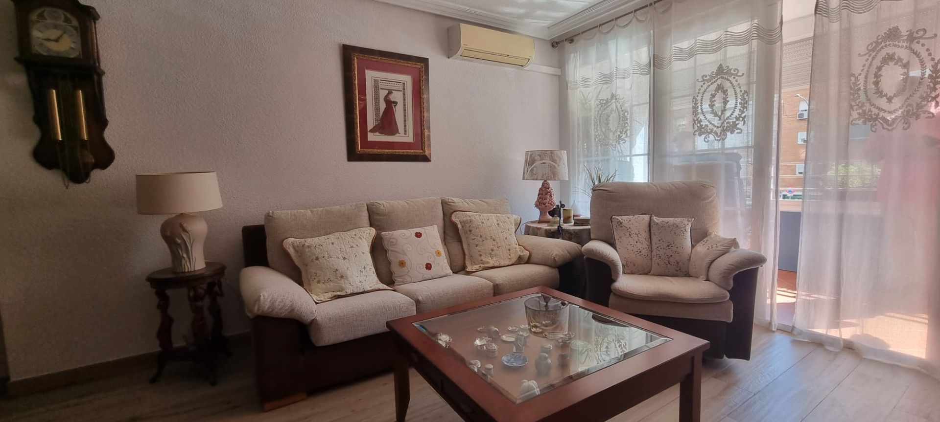 Sala d'estar de Pis en venda en  Madrid Capital amb Aire condicionat, Calefacció i Balcó