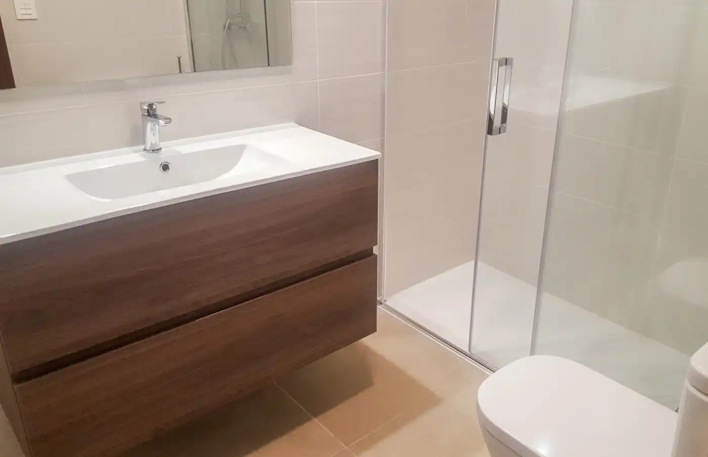 Badezimmer von Wohnung zur Miete in Zaragoza mit Klimaanlage, Heizung und Privatgarten