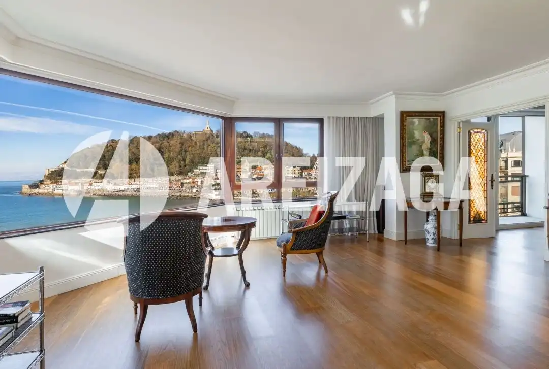 Bedroom of Flat for sale in Donostia - San Sebastián   with Air Conditioner, Heating and Terrace