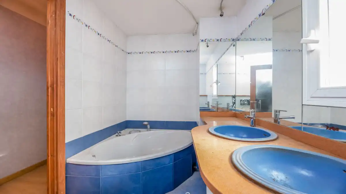 Bathroom of Flat for sale in Alcorisa