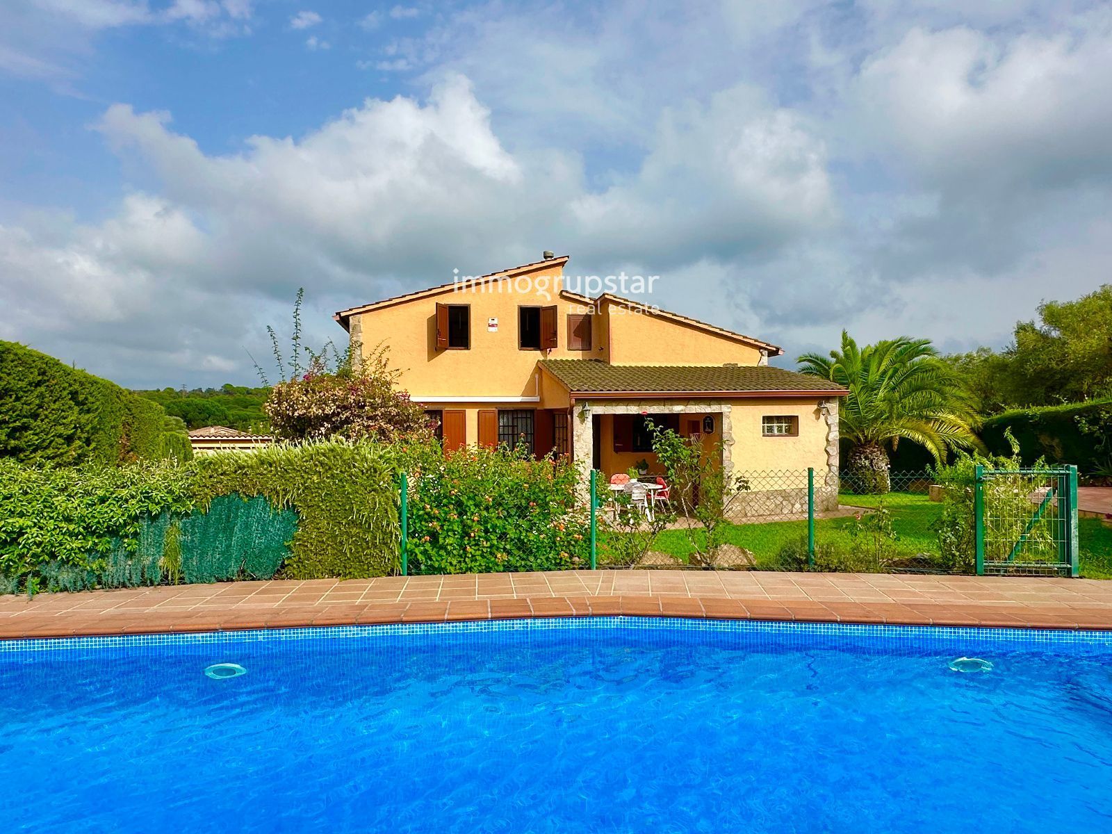 Exterior view of House or chalet for sale in Calonge i Sant Antoni  with Air Conditioner, Heating and Private garden