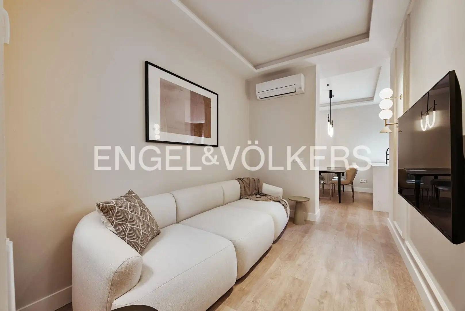 Living room of Flat for sale in Madrid  with Air Conditioner, Heating and Parquet flooring
