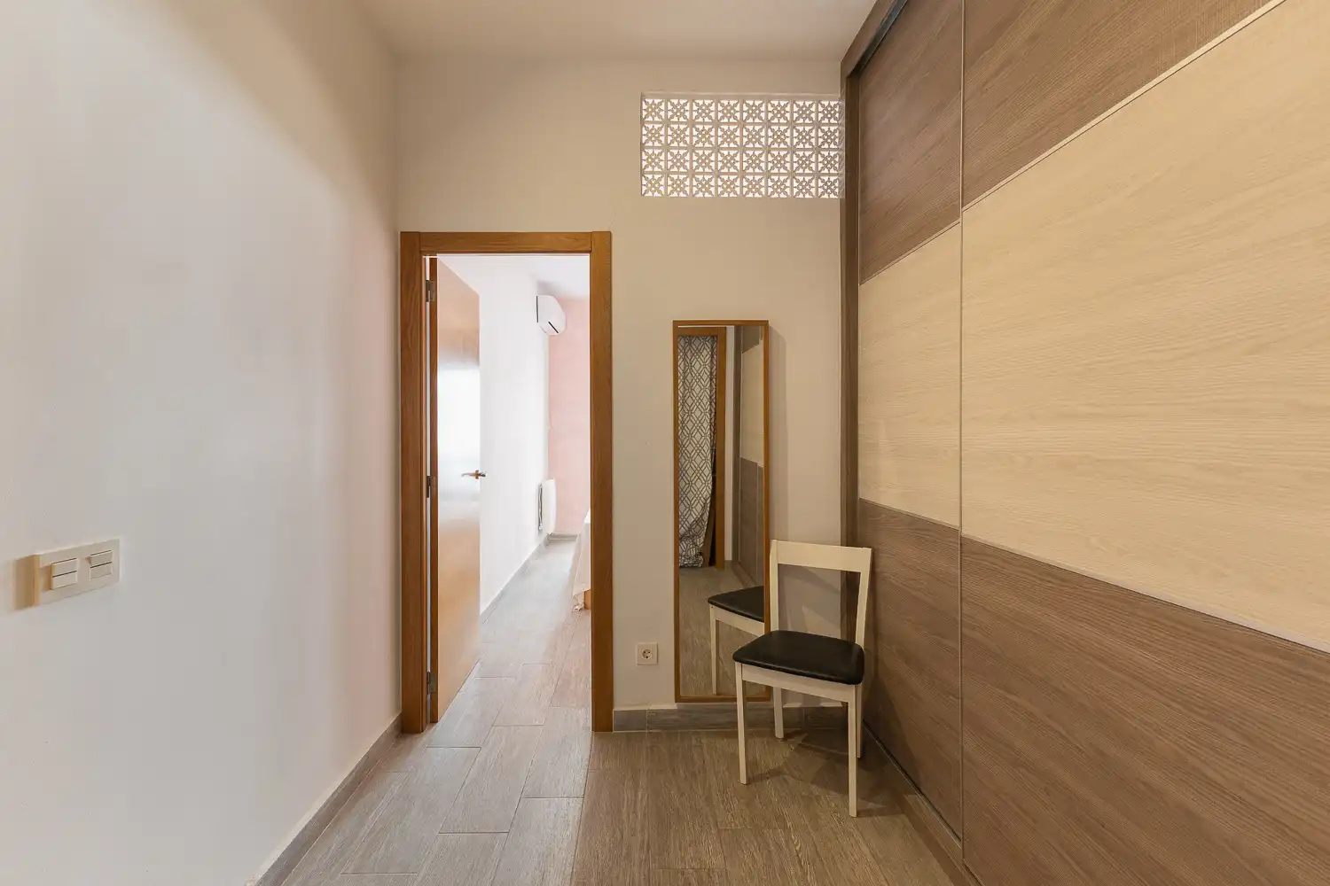 Wohnung zur Miete in Valencia mit Klimaanlage, Heizung und Parkett