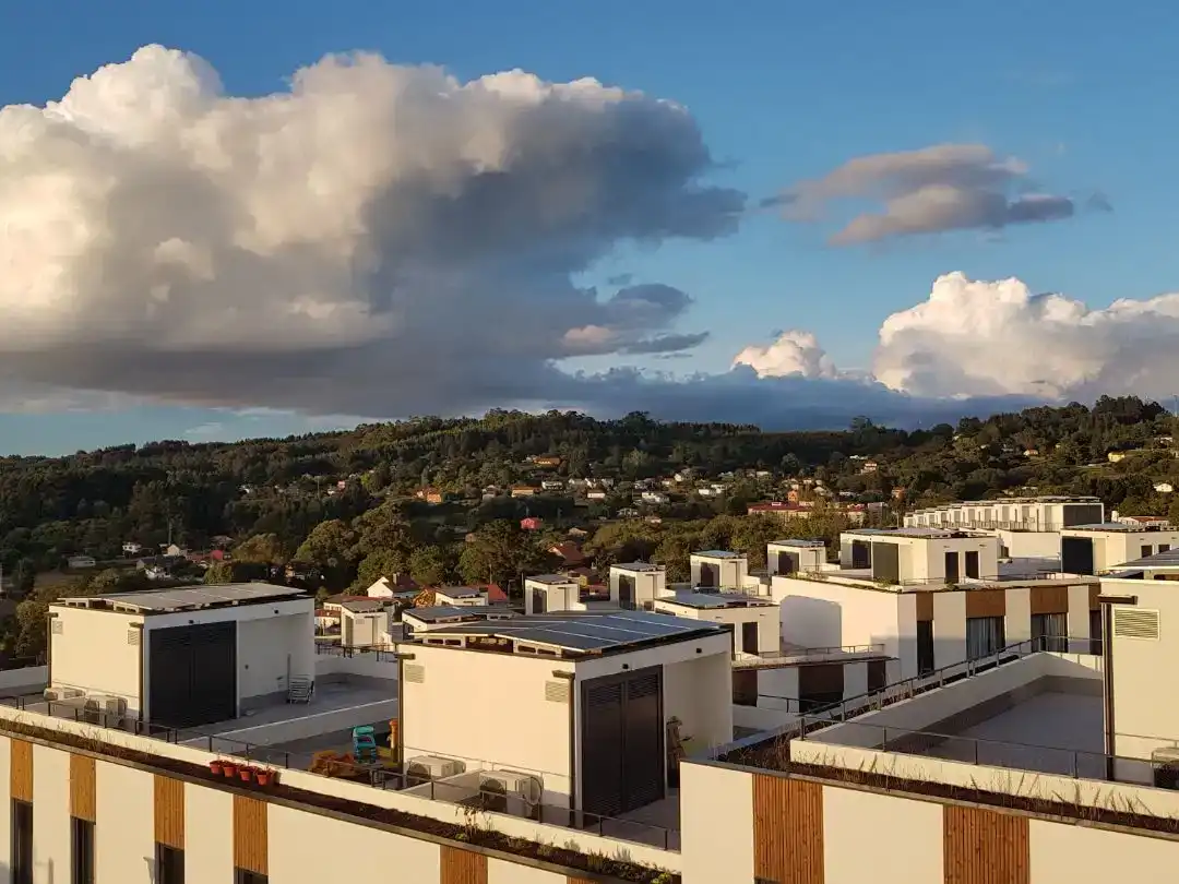 Vista exterior de Casa o xalet en venda en Oleiros amb Balcó