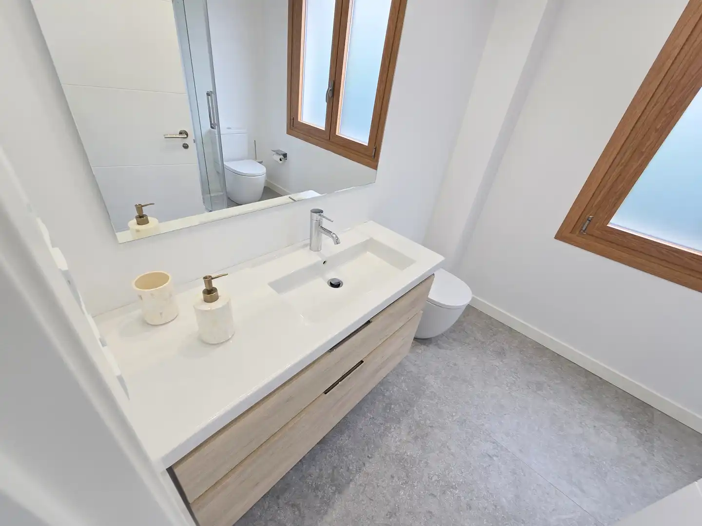 Bany de Casa o xalet en venda en Vigo  amb Calefacció, Jardí privat i Terrassa