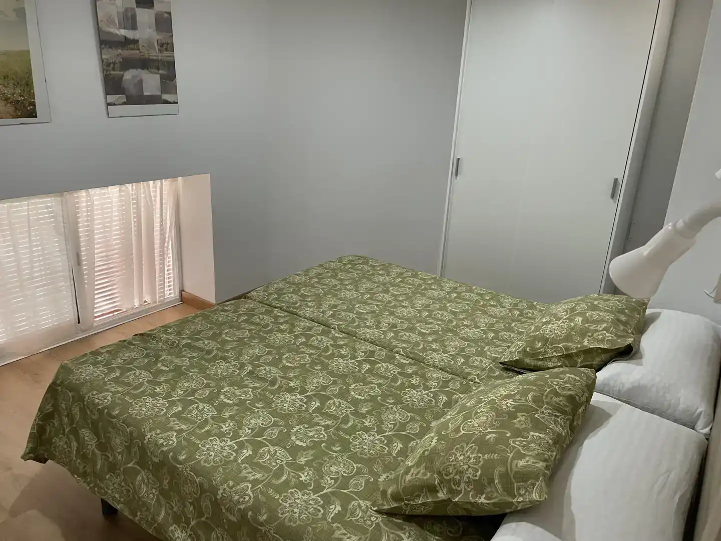 Habitación de Piso de alquiler en Constantina con Aire acondicionado, Parquet y Amueblado