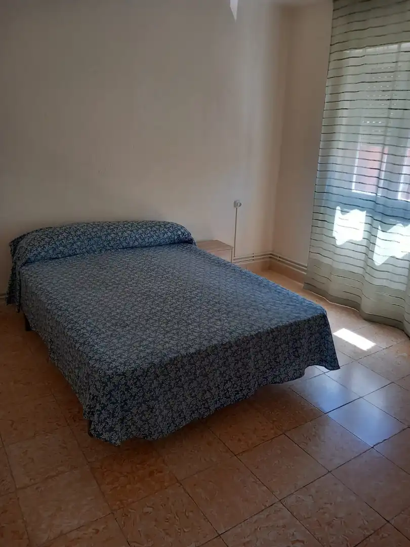 Piso de alquiler en Calle Luis Badía, Ensanche - Franciscanos