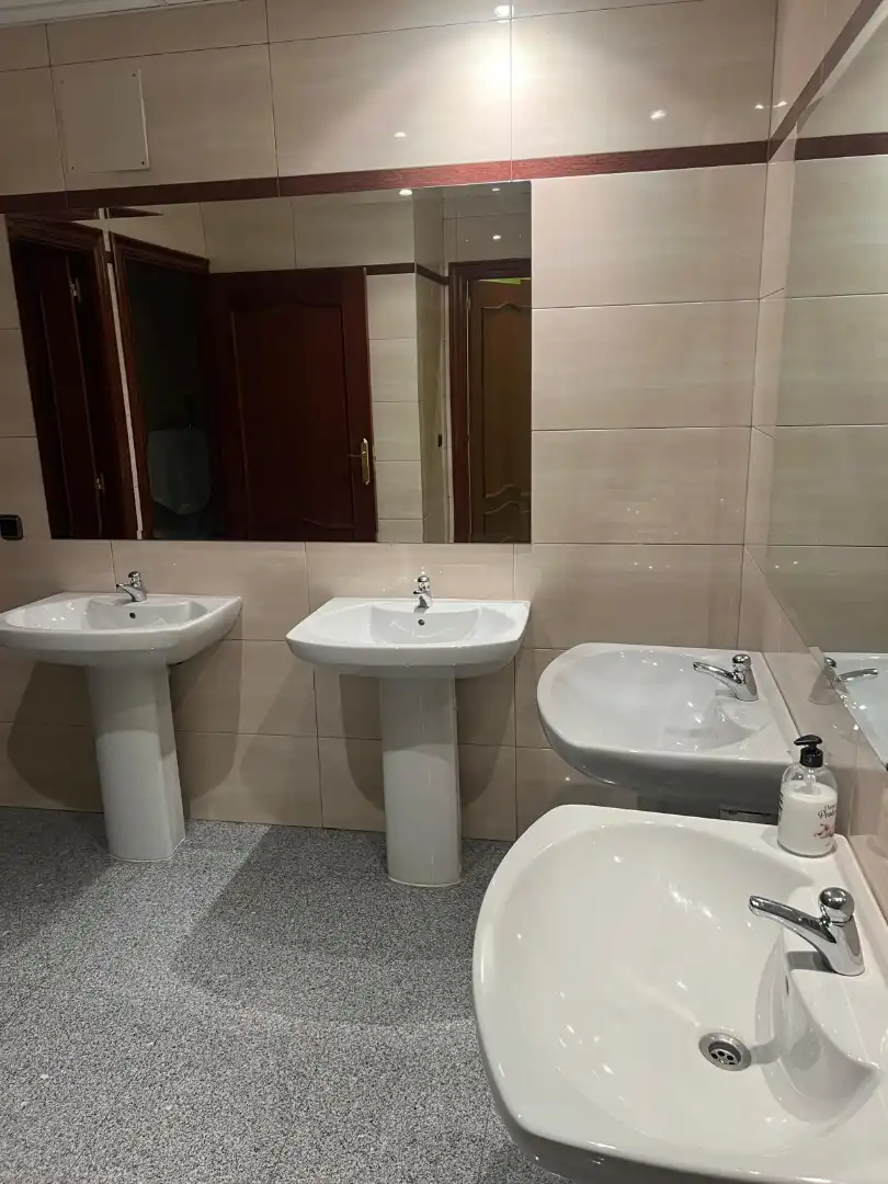 Bany de Oficina de lloguer en Vitoria - Gasteiz amb Aire condicionat