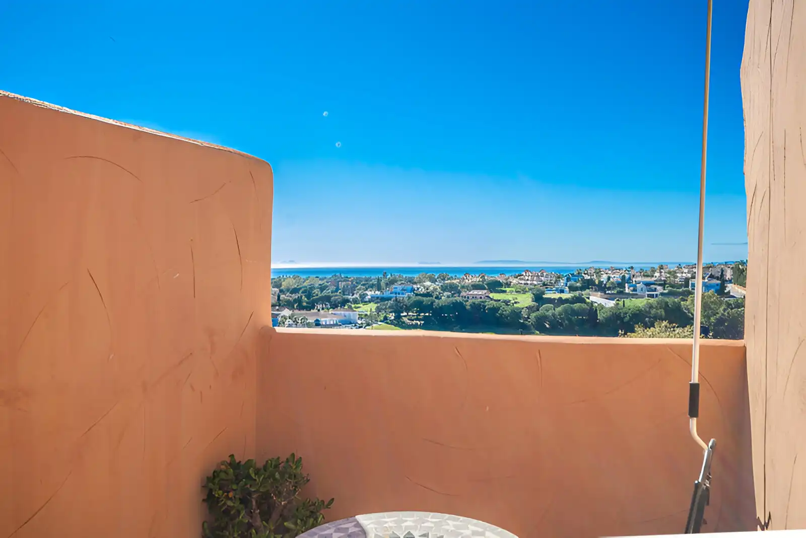 Vista exterior de Ático en venta en Marbella con Terraza y Amueblado