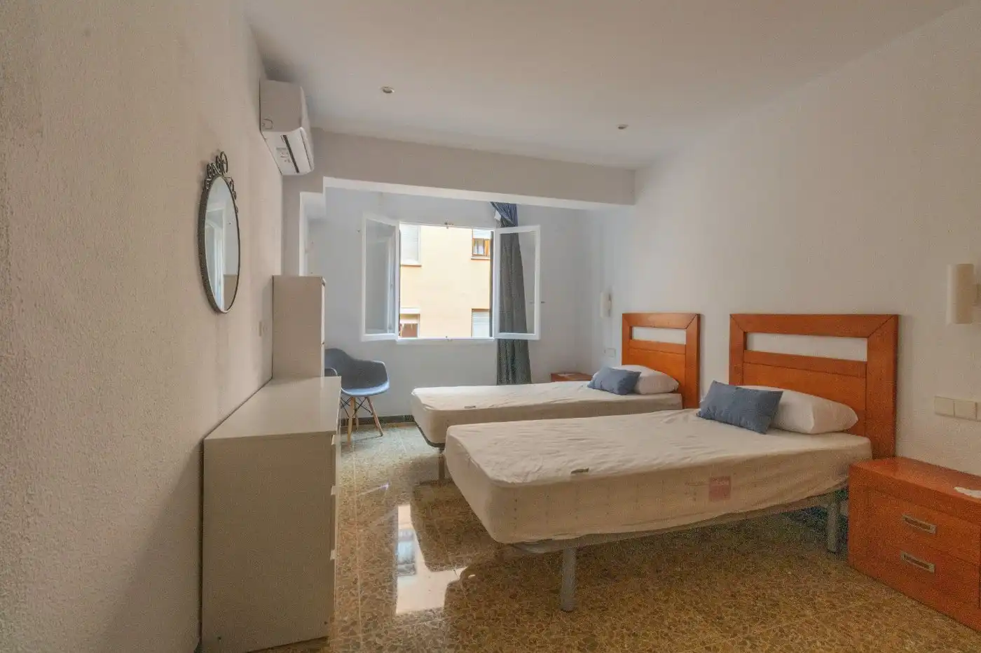 Habitación de Piso de alquiler en  Palma de Mallorca con Aire acondicionado, Calefacción y Amueblado