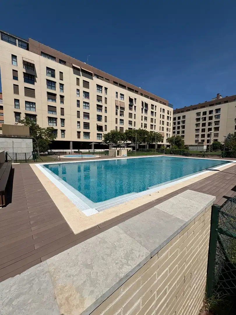Swimming pool of Flat for sale in Madrid  with Air Conditioner, Heating and Storage room